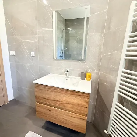 Apartment 8 Couchages 2 Salle De Bains, 2 Wc 1terrasse