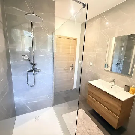 8 Couchages 2 Salle De Bains, 2 Wc 1terrasse *